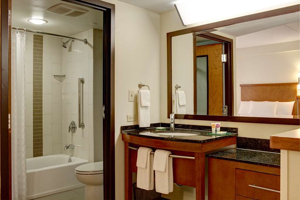 Hyatt House Indianapolis Fishers Room photo