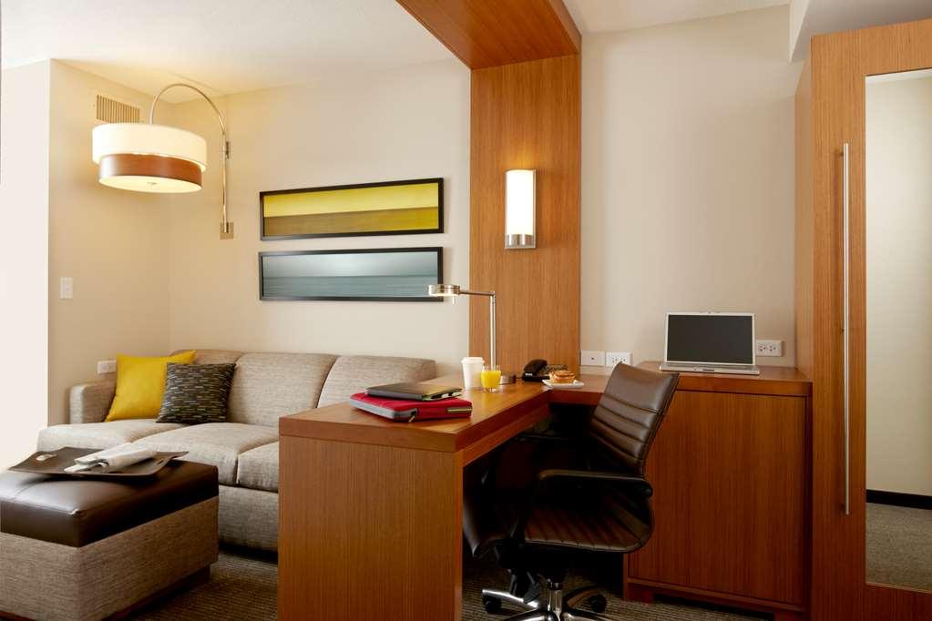 Hyatt House Indianapolis Fishers Room photo