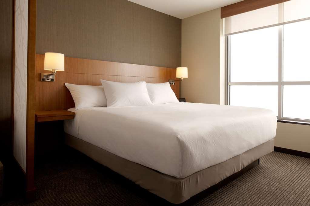 Hyatt House Indianapolis Fishers Room photo