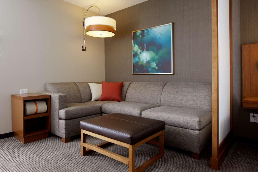 Hyatt House Indianapolis Fishers Room photo