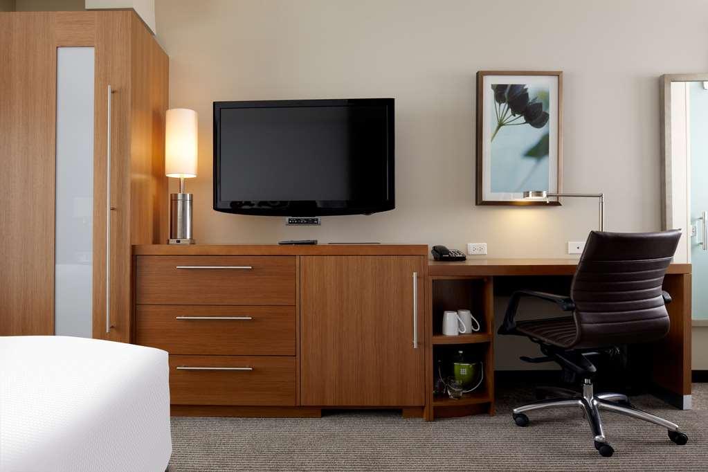 Hyatt House Indianapolis Fishers Room photo