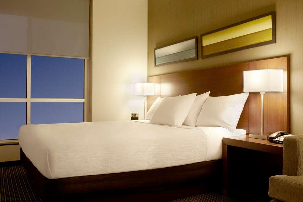 Hyatt House Indianapolis Fishers Room photo